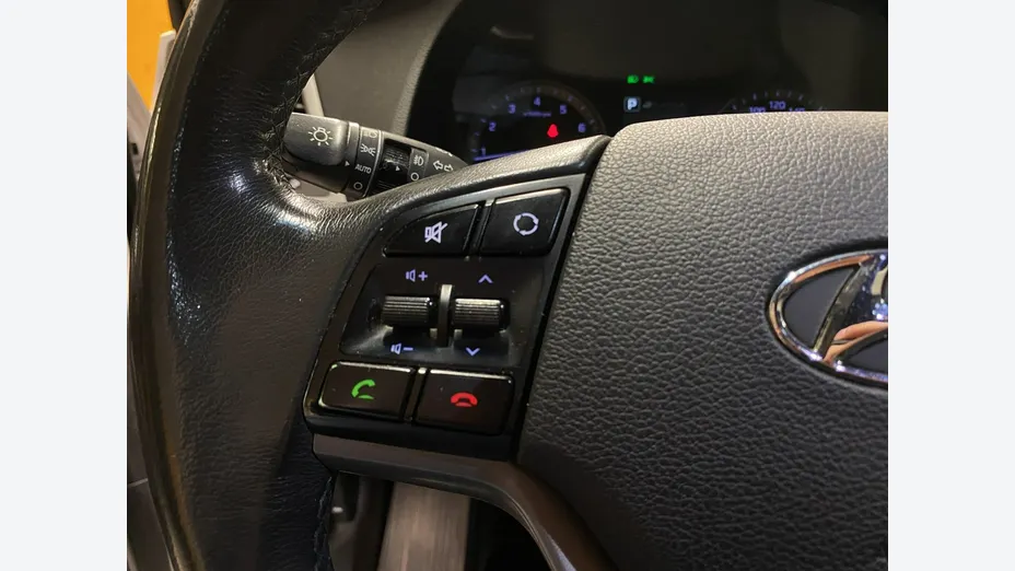 HYUNDAI Tucson -