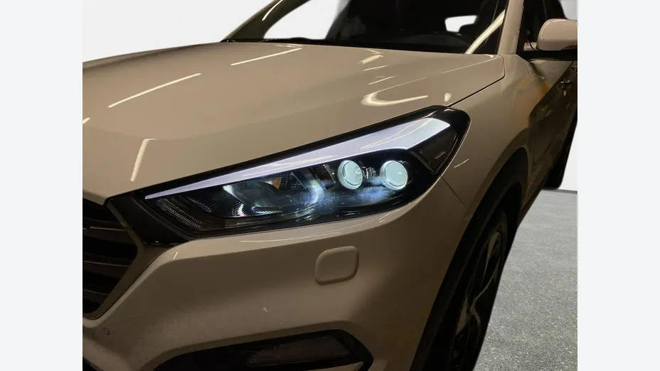 HYUNDAI Tucson -