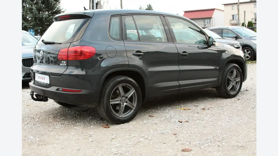 VOLKSWAGEN Tiguan -