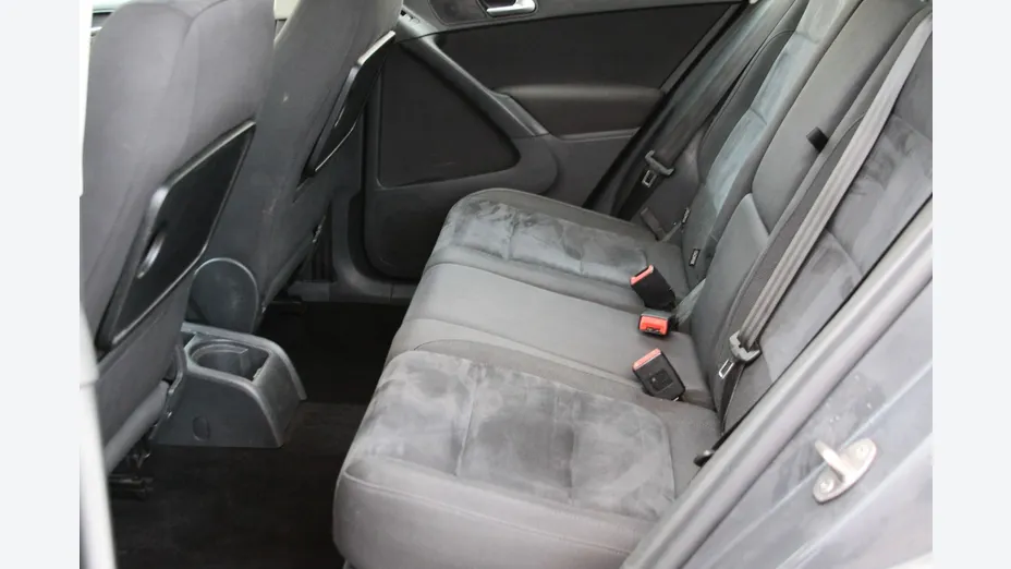 VOLKSWAGEN Tiguan -