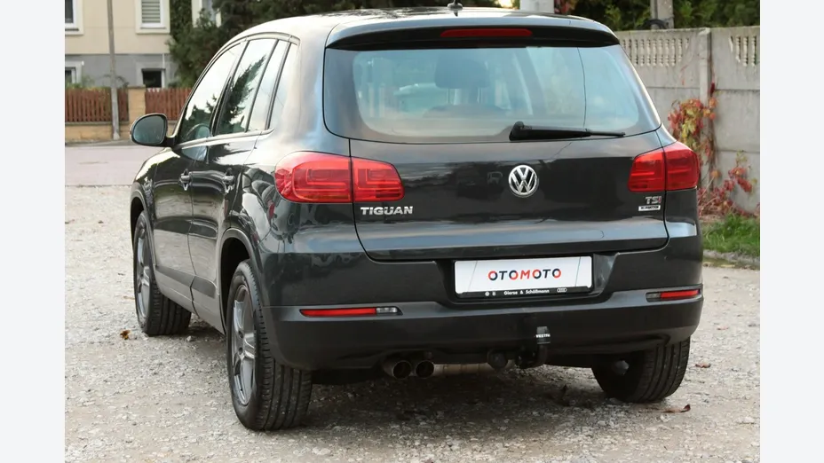 VOLKSWAGEN Tiguan -
