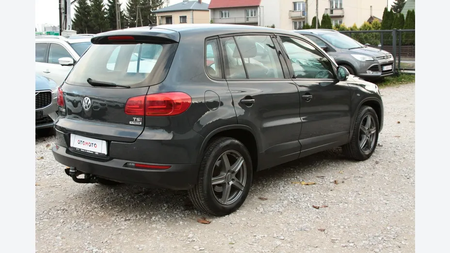 VOLKSWAGEN Tiguan -