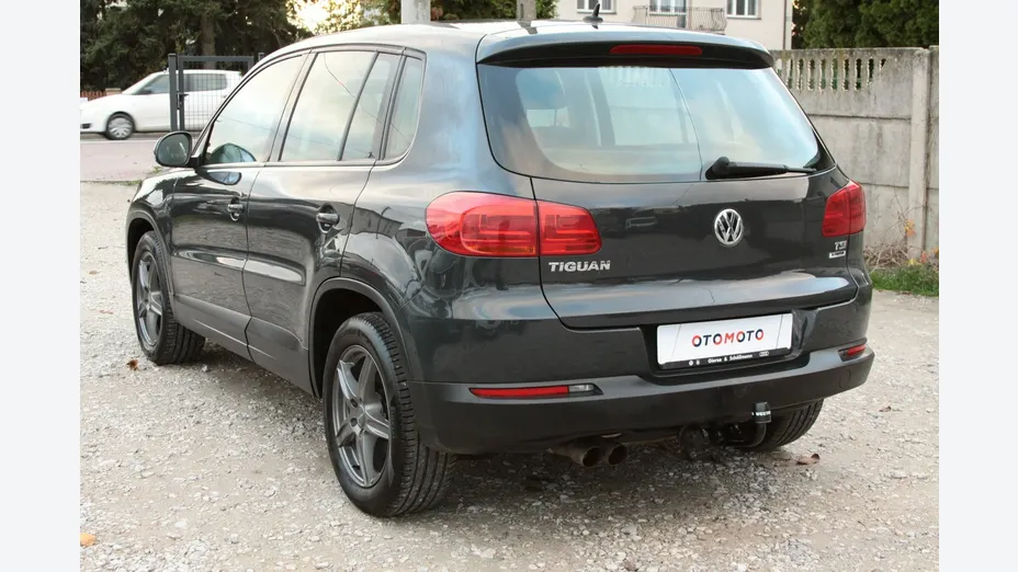VOLKSWAGEN Tiguan -
