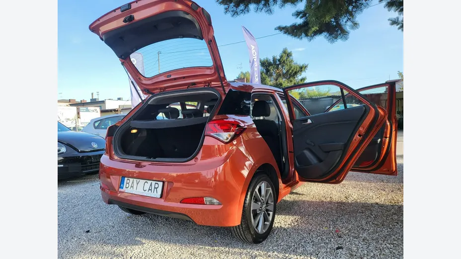 HYUNDAI i20 -