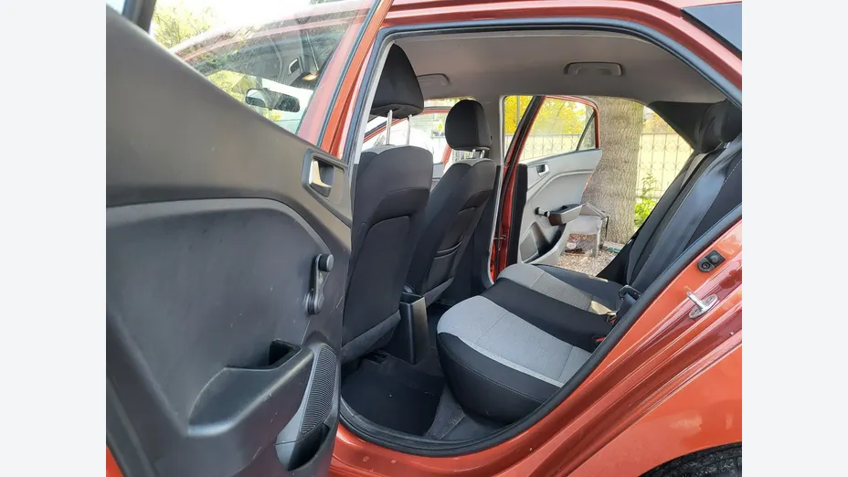 HYUNDAI i20 -