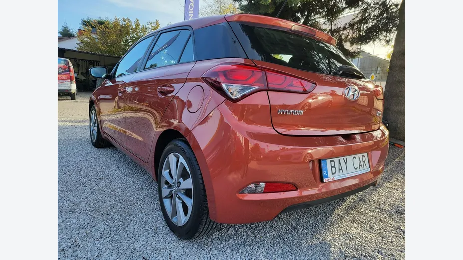 HYUNDAI i20 -