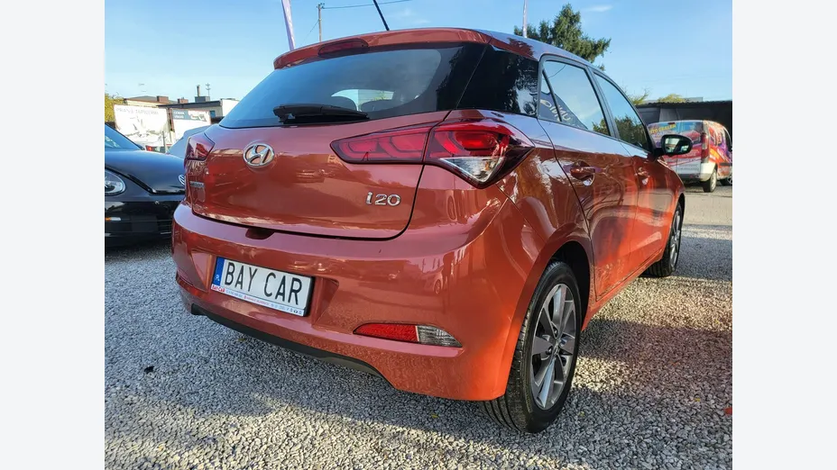 HYUNDAI i20 -
