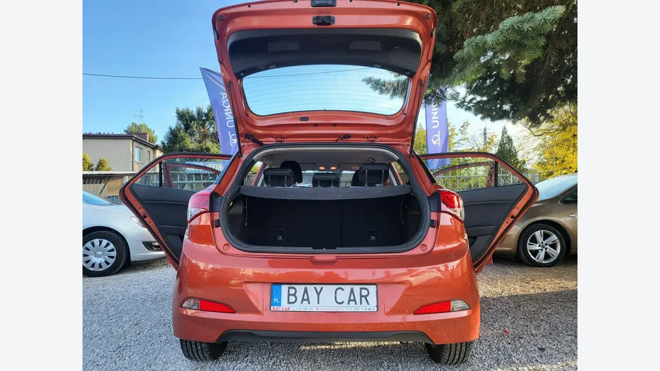 HYUNDAI i20 -