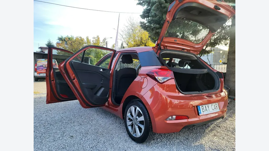 HYUNDAI i20 -