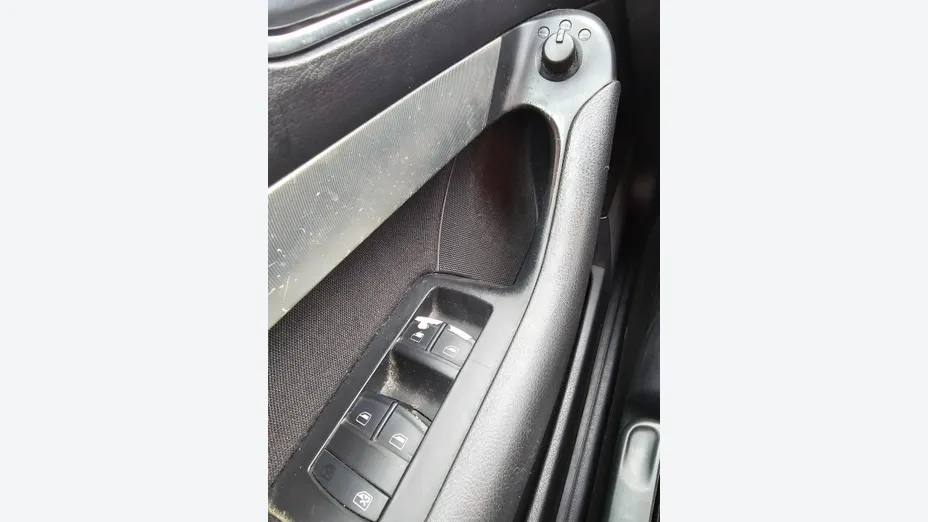 AUDI A6 -