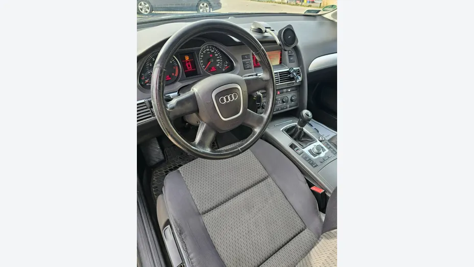 AUDI A6 -