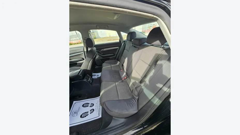 AUDI A6 -