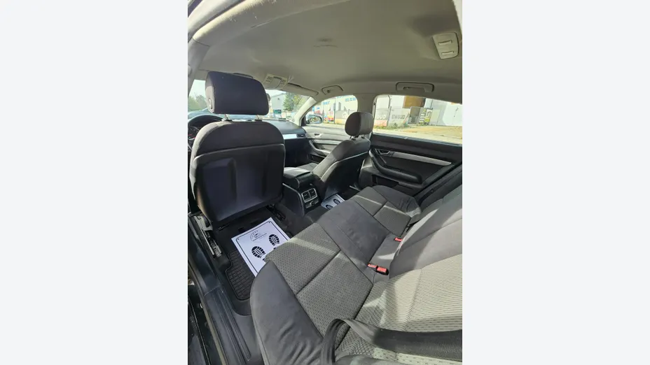 AUDI A6 -