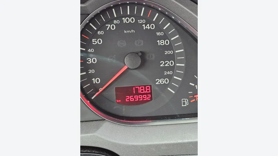 AUDI A6 -