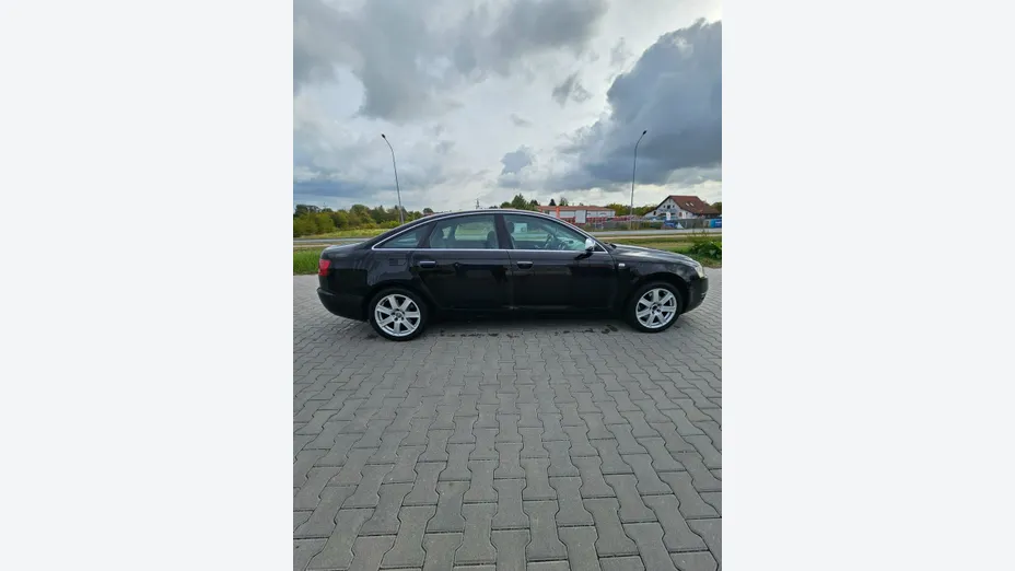 AUDI A6 -
