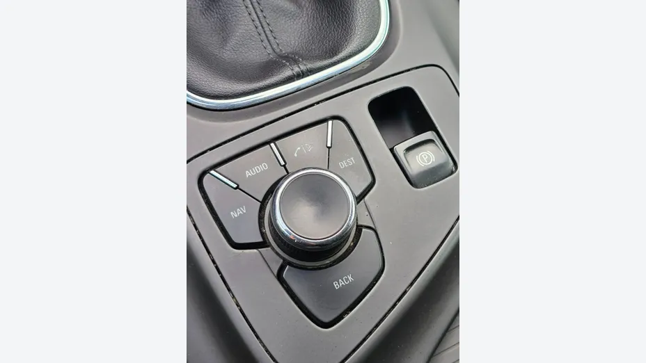 OPEL Insignia -