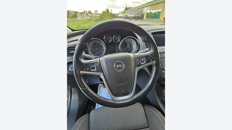 OPEL Insignia -