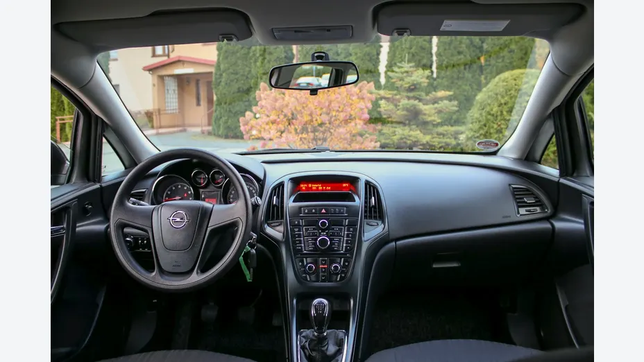 OPEL Astra -