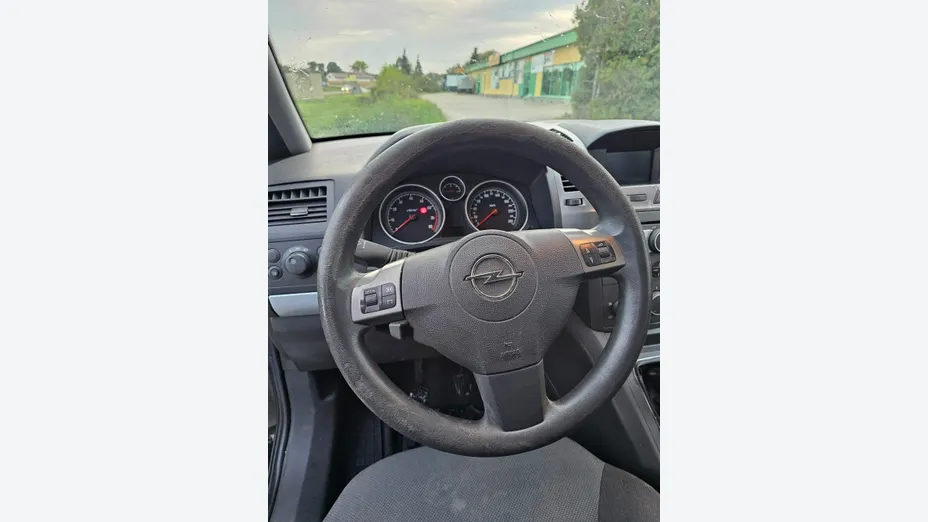 OPEL Zafira -