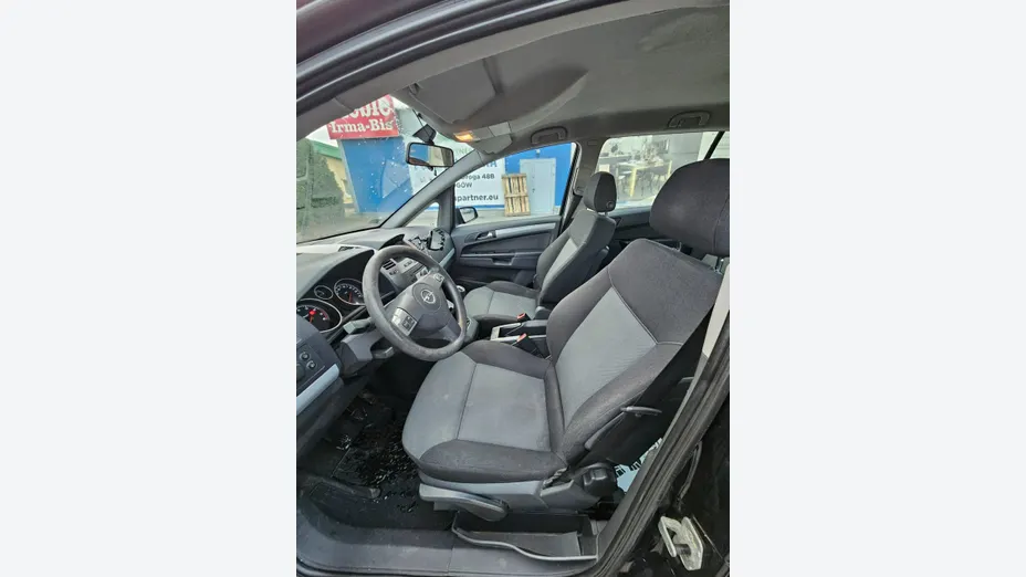 OPEL Zafira -