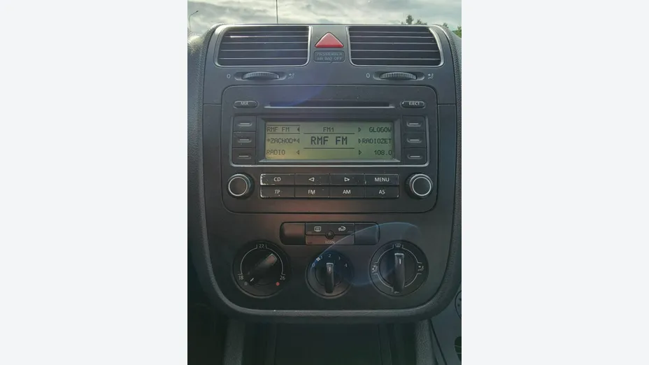 VOLKSWAGEN Golf -