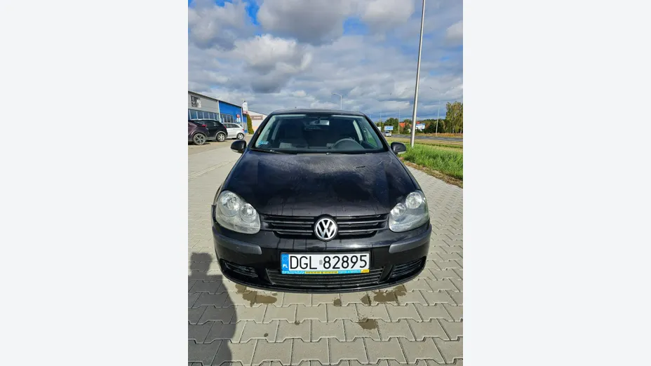 VOLKSWAGEN Golf -