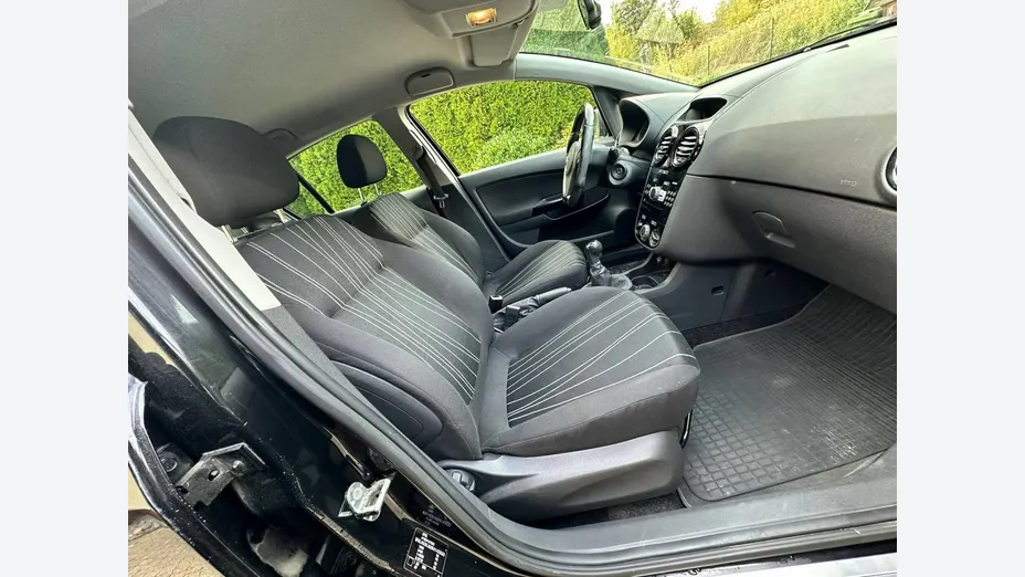 OPEL Corsa -
