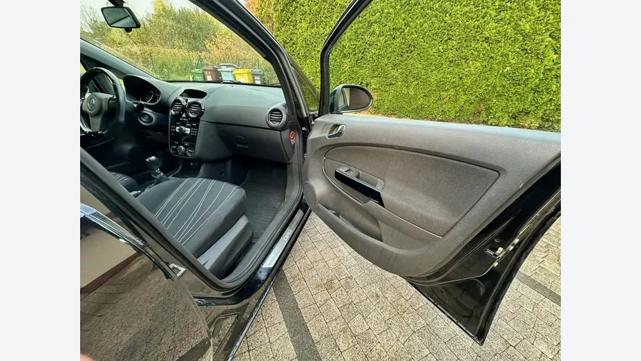 OPEL Corsa -