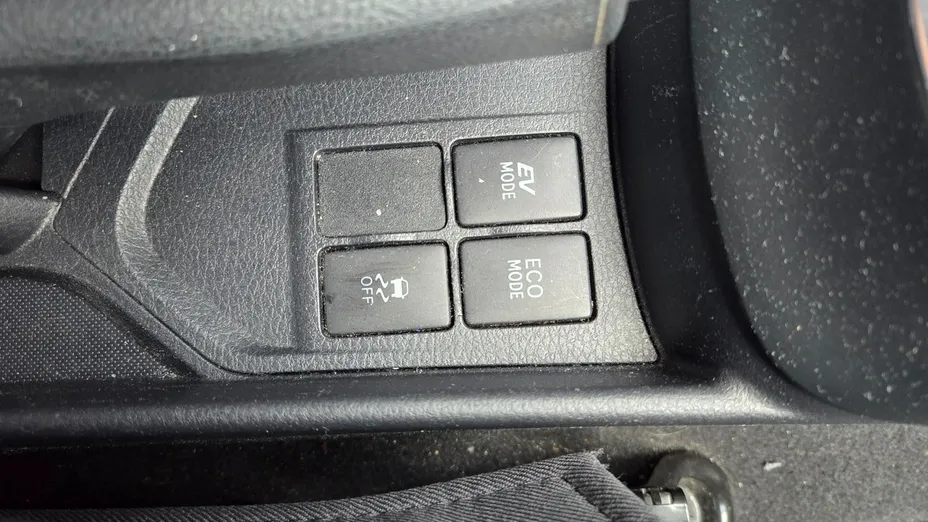 TOYOTA Yaris -