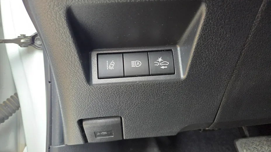 TOYOTA Yaris -