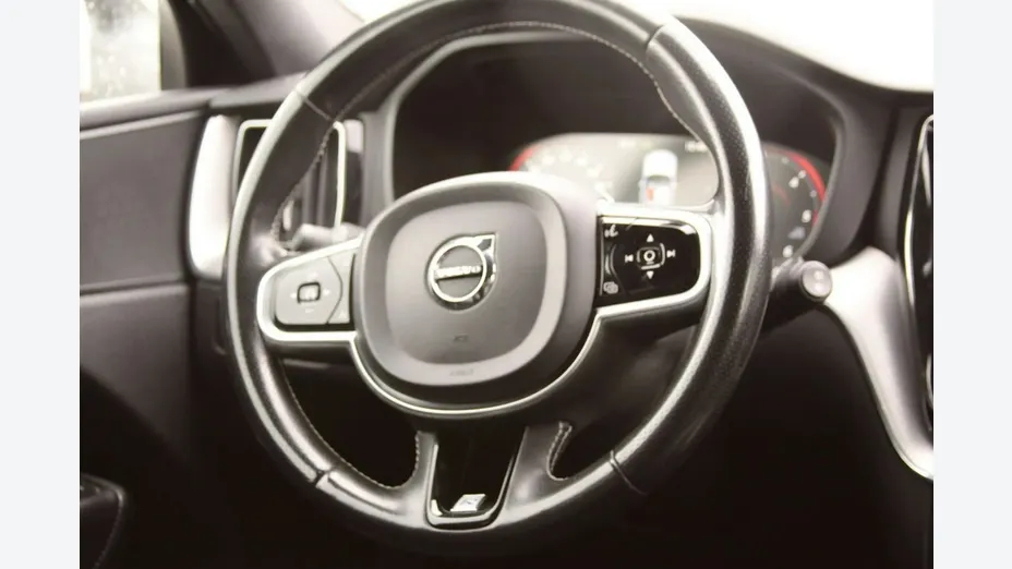 VOLVO XC60 -