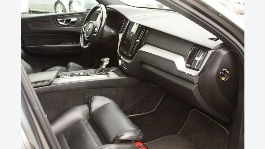 VOLVO XC60 -