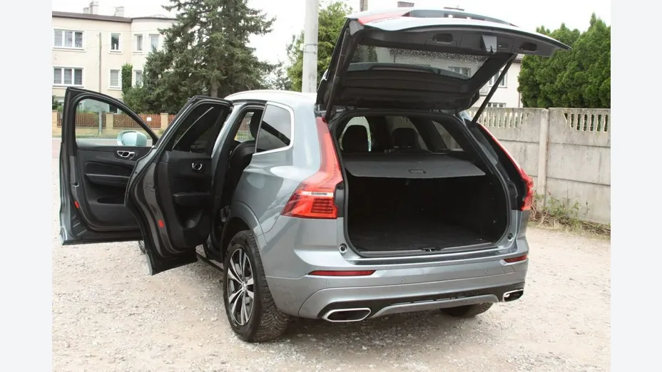 VOLVO XC60 -