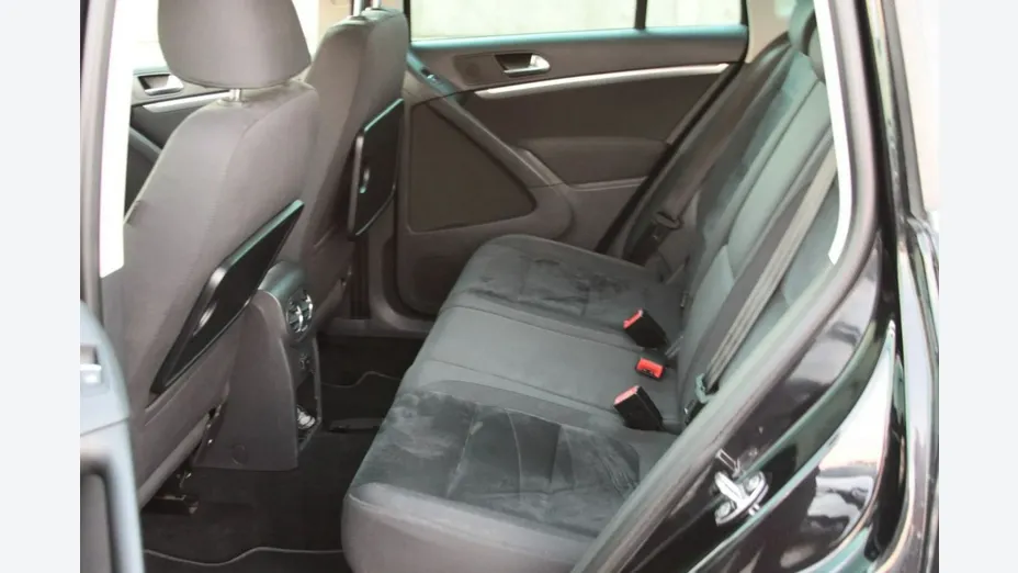VOLKSWAGEN Tiguan -