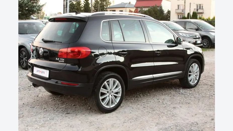 VOLKSWAGEN Tiguan -