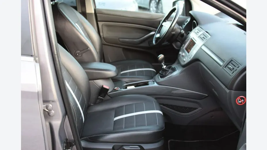 FORD Kuga -