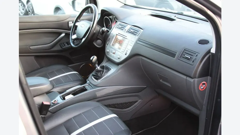 FORD Kuga -