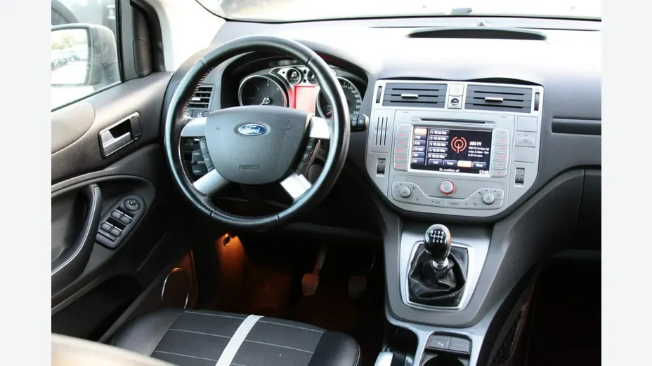 FORD Kuga -