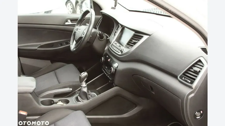 HYUNDAI Tucson -