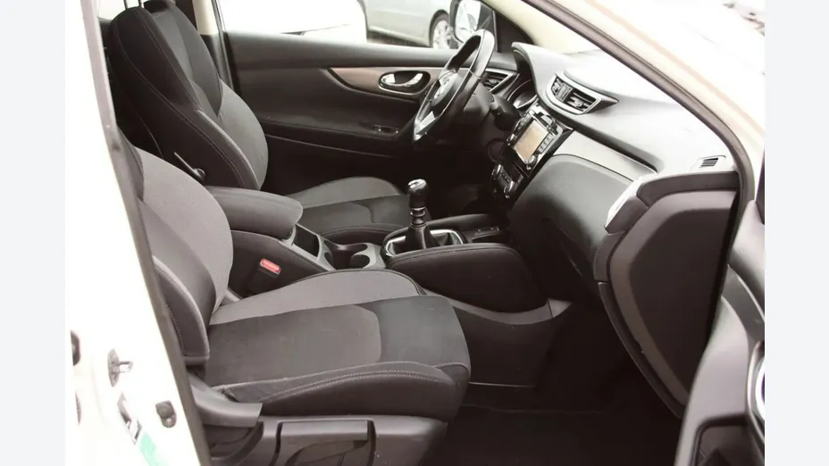 NISSAN Qashqai -