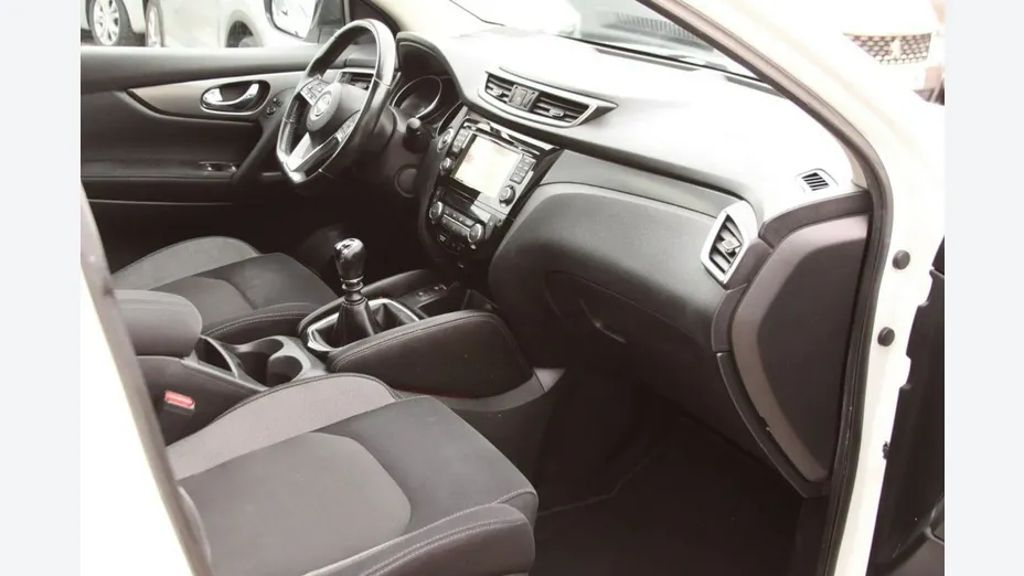 NISSAN Qashqai -