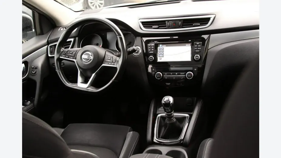 NISSAN Qashqai -
