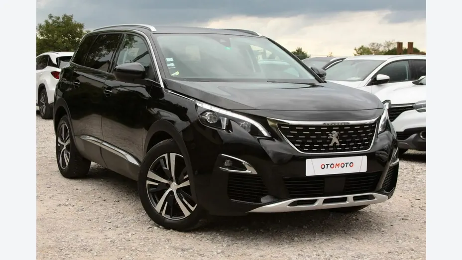 PEUGEOT 5008 -