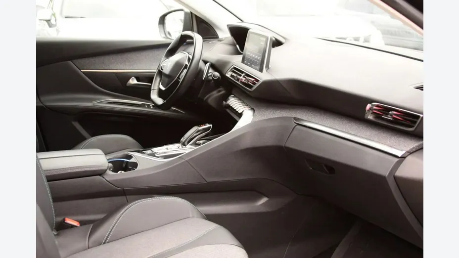PEUGEOT 5008 -