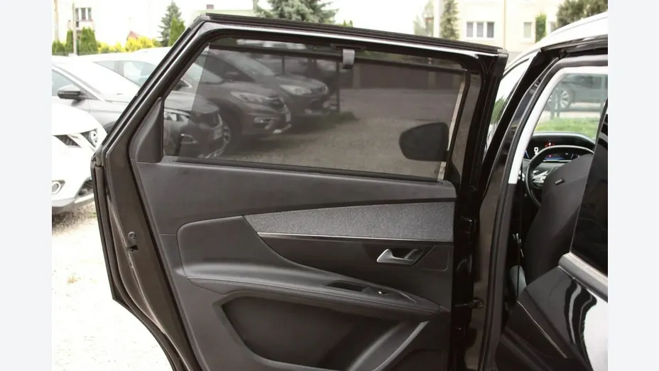 PEUGEOT 5008 -
