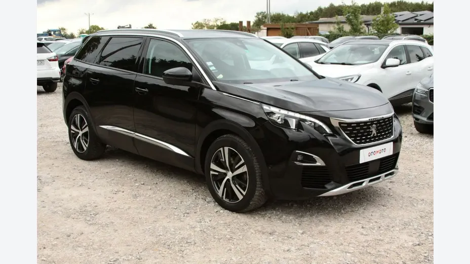 PEUGEOT 5008 -