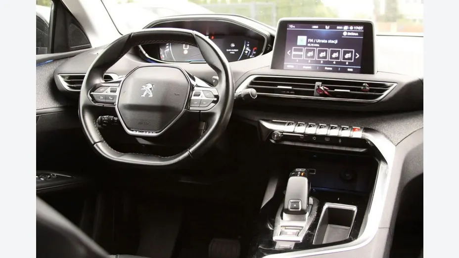 PEUGEOT 5008 -