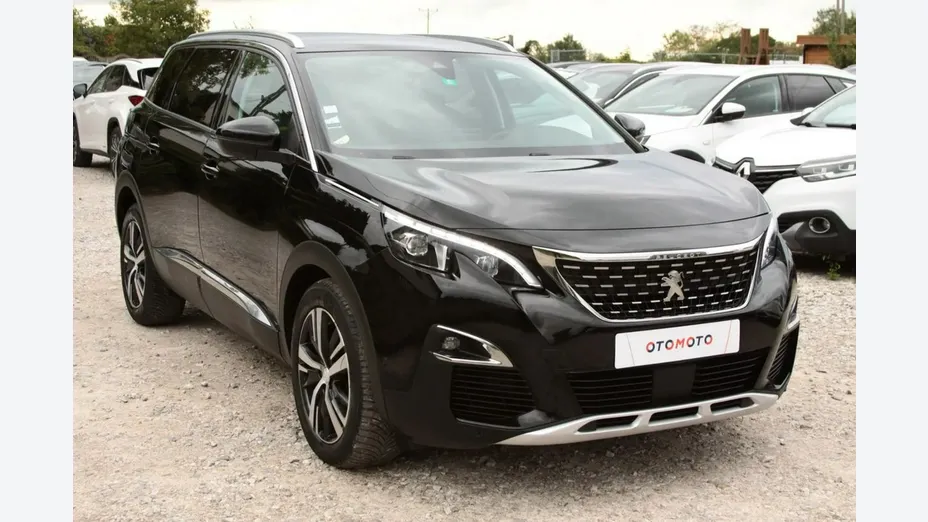 PEUGEOT 5008 -