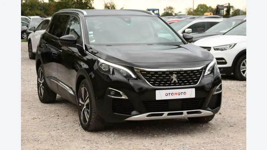 PEUGEOT 5008 -