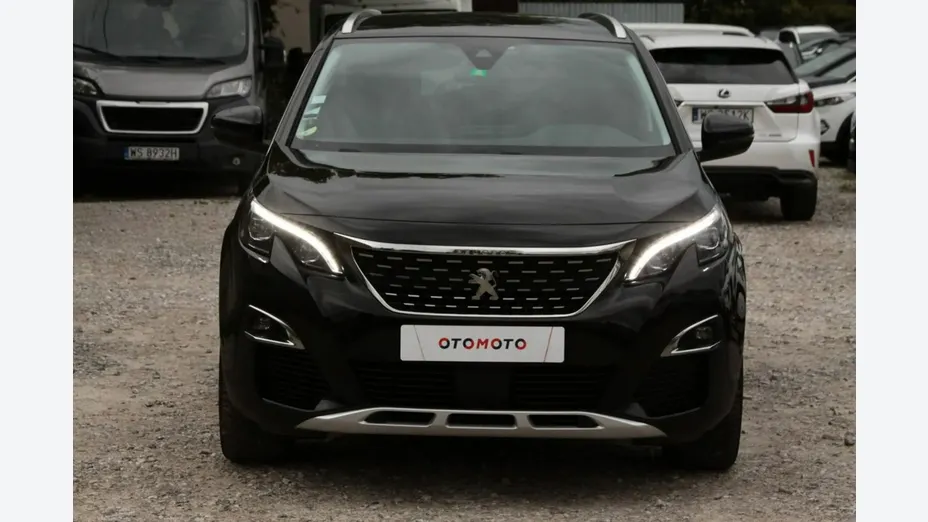 PEUGEOT 5008 -
